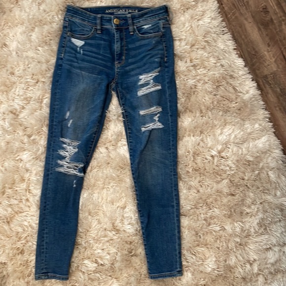 American Eagle Hi-Rise Distressed Jegging Size 2 Short - Picture 3 of 6